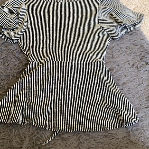 Size Small Caution To The Wind Striped Wrap Top - Picture 4 of 4